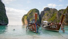 Capture the vibrant beauty of Phi Phi in the dry season